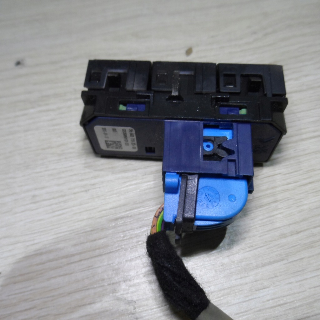 фото №12, Кнопка переключатель зеркал esp citroen ds5 15r