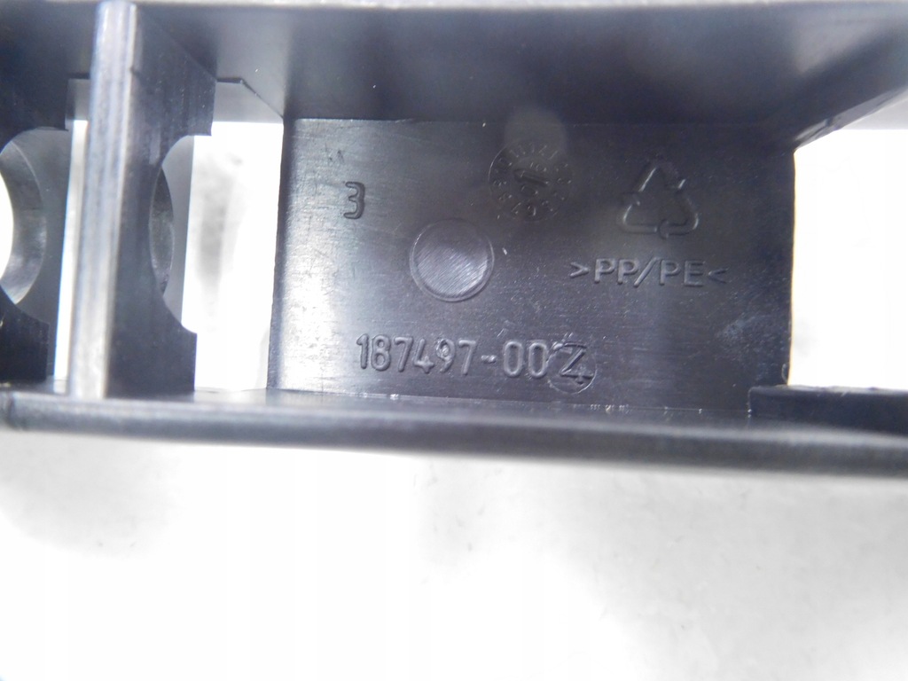 фото №7, Рамка кріпильна підголівник задні спинка ford 1207568