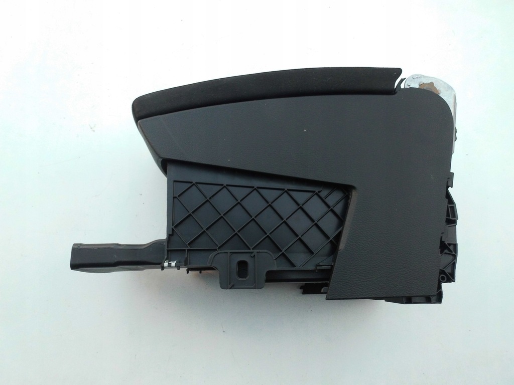 фото №10, Подлокотник vw passat b7 2012r. материал чёрный