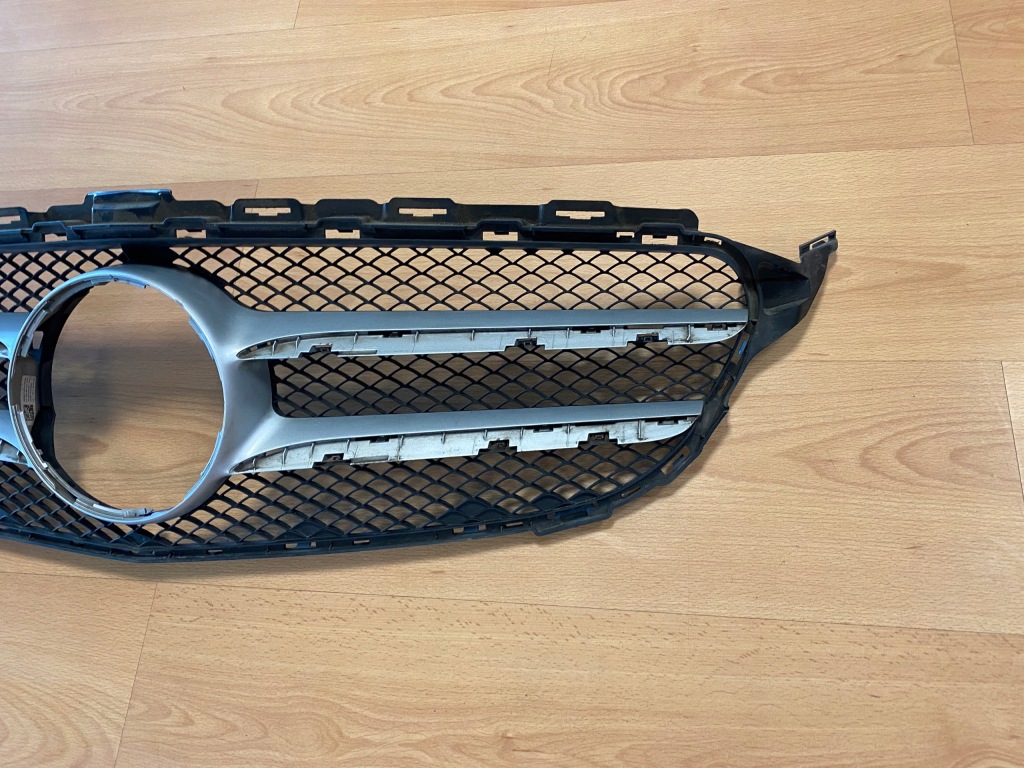 фото №2, Mercedes w205 amg решётка радиатора решётка радиатора a2058800183