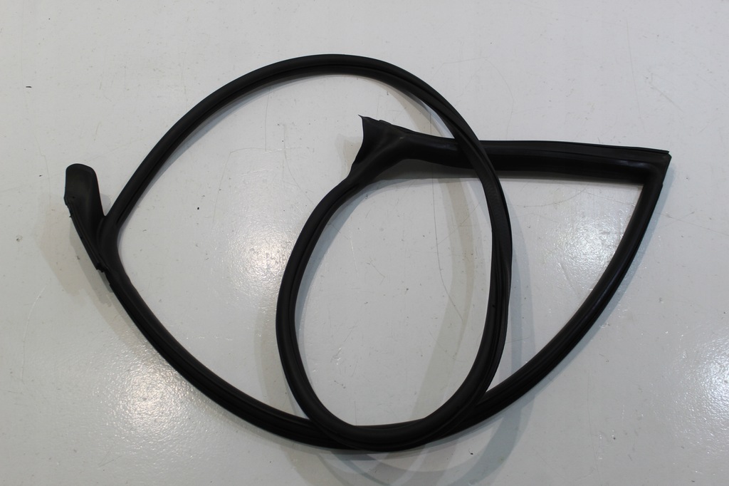 фото №1, Vw arteon прокладка дверь 3g8867338