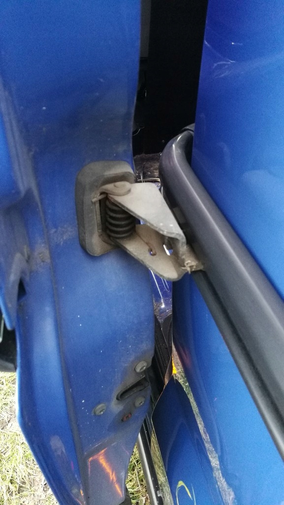 фото №1, Подрамник ролик дверь середина левая trafic vivaro