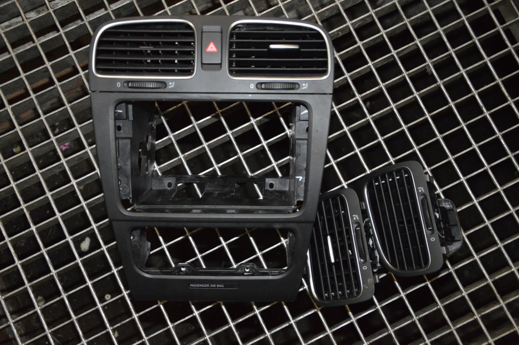 фото №1, Vw golf vi консоль средняя 5k0858089e
