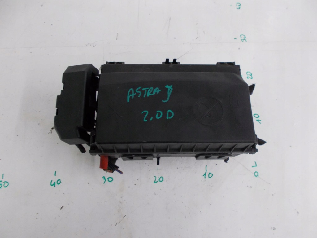 фото №1, Коробка запобіжників 13318785 opel astra j iv