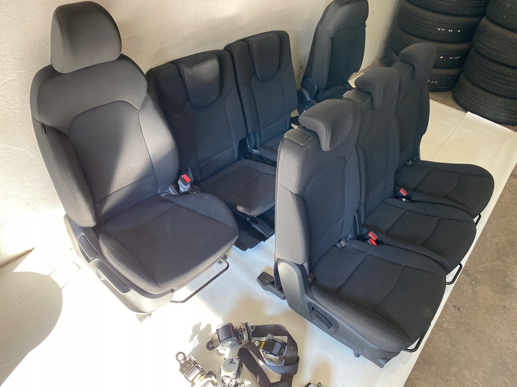 фото №2, Сидіння 3 ряди kia carens iv матеріал ładne