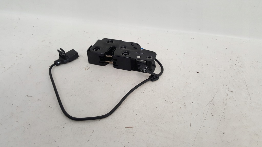 фото №4, Audi a4 b8 8k0 замок капот перед 2008-2015r