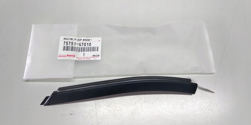 фото №1, Toyota prius 2015- права молдинг двері перед nowa 75751-47010