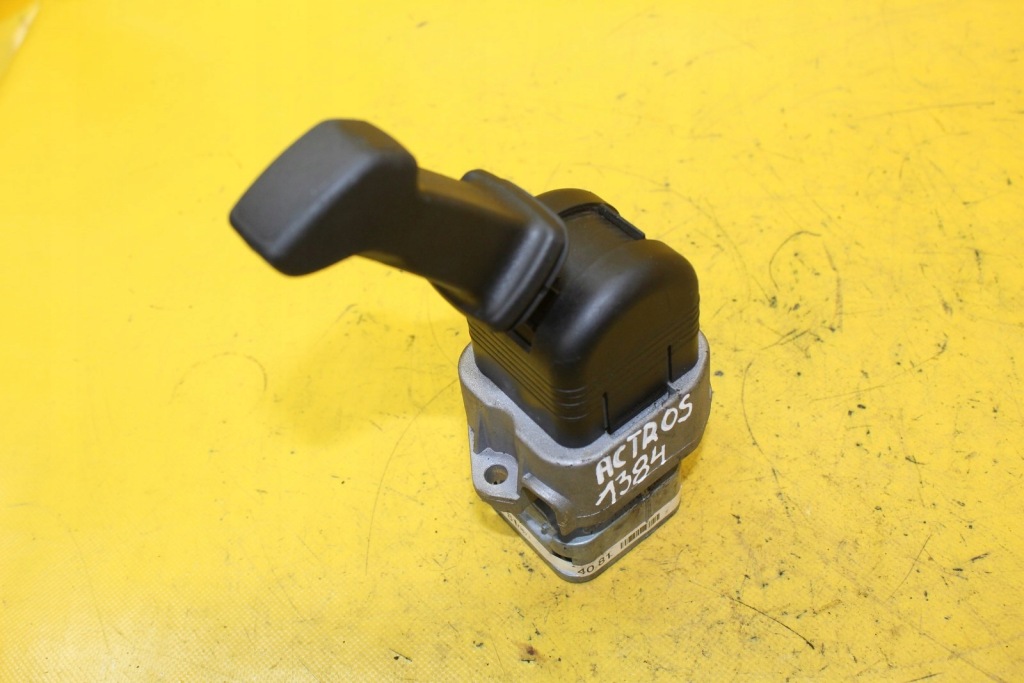 фото №1, Важіль гальма actros a0044304081 004 dpm67sf k018798