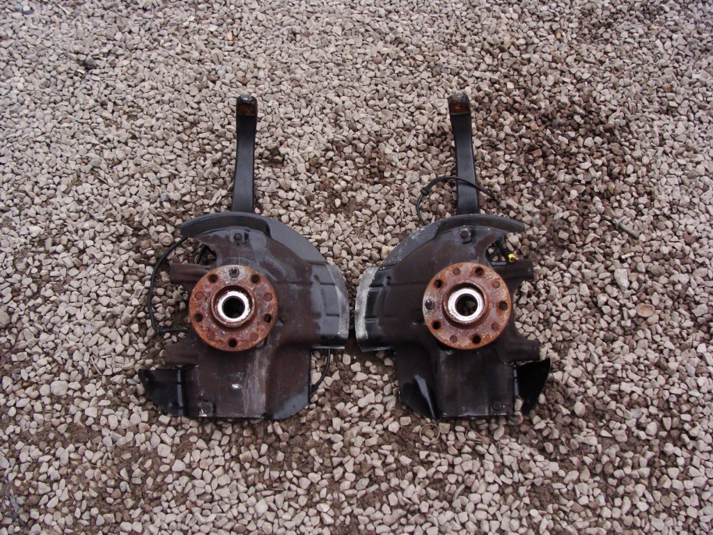 фото №1, Поворотный кулак правая alfa romeo 159 1.9 jtdm 2.4 !!!