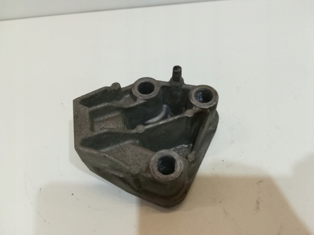 фото №3, Кронштейн двигуна права 1.2 16v renault modus clio