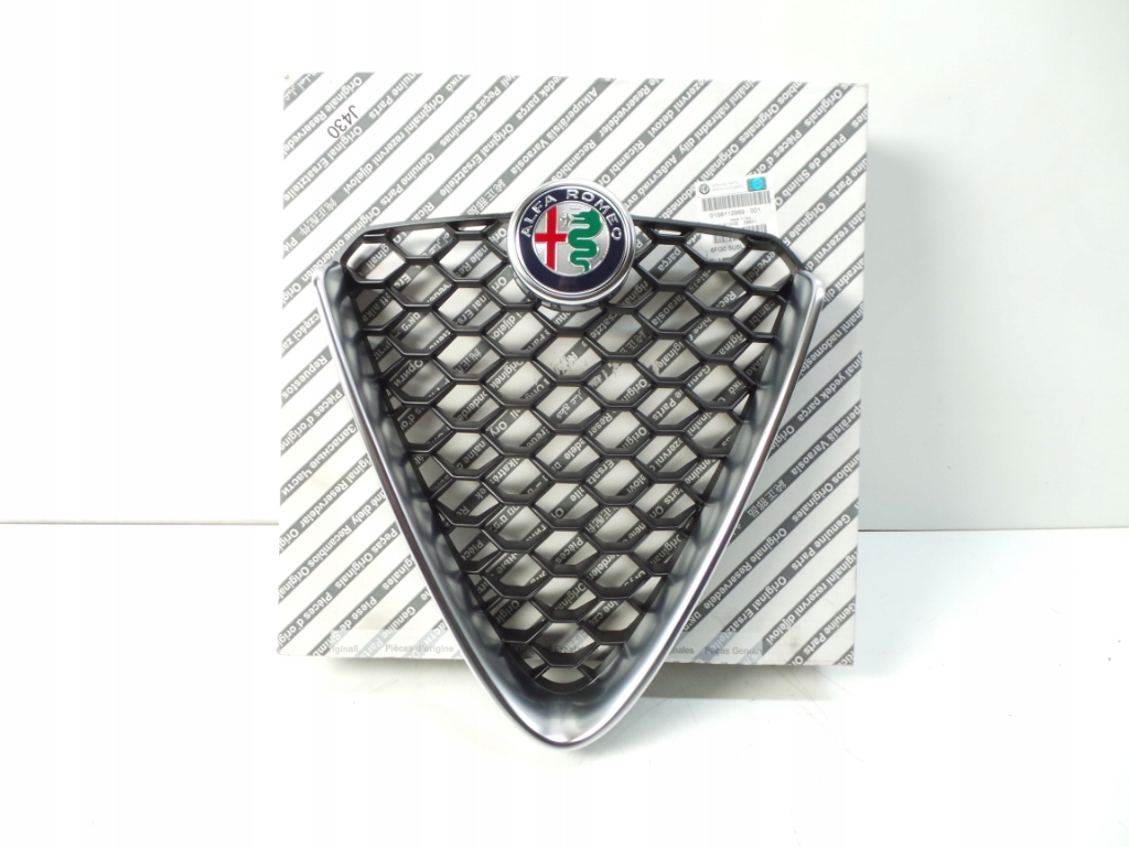 фото №1, Решітка радіатора решітка радіатора scudetto alfa romeo giulia 156112969