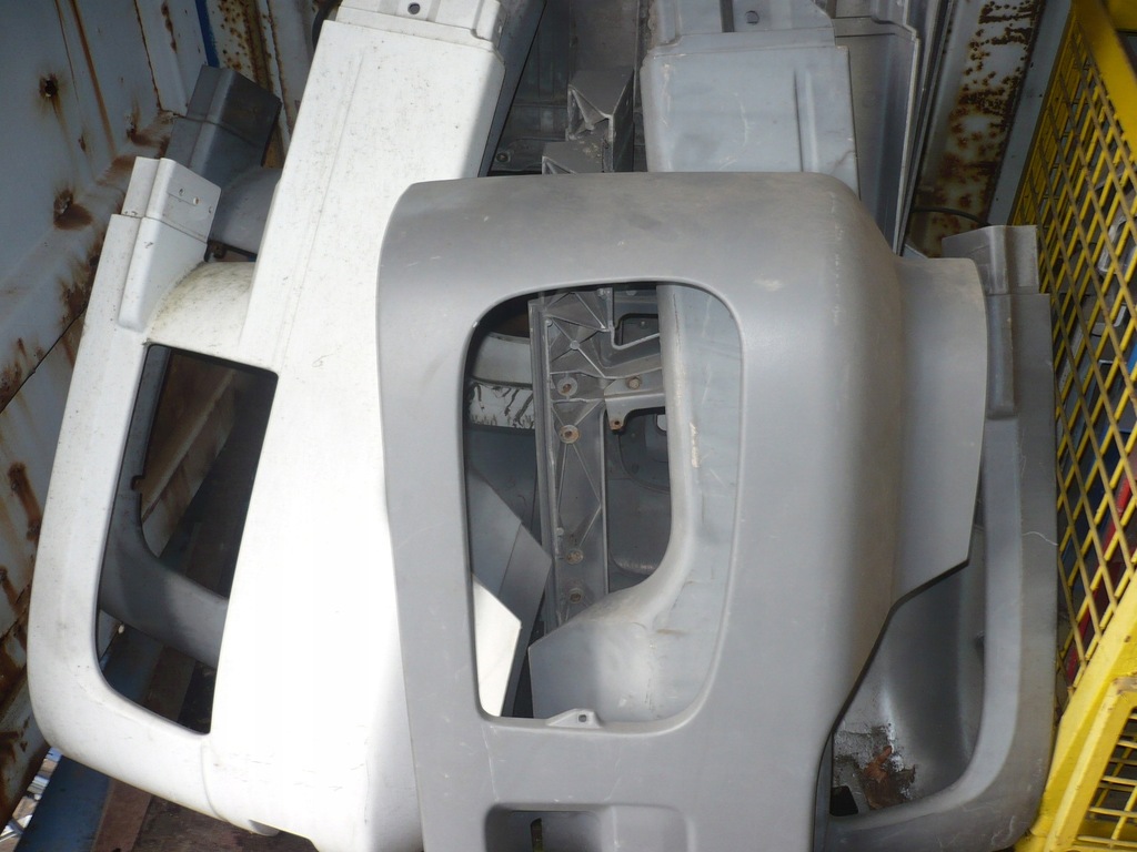 фото №1, Кутик бампера mercedes axor