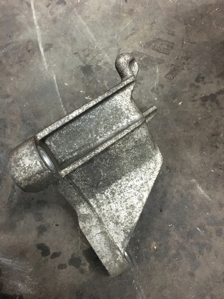 фото №1, Opel insignia 2.0 cdti кронштейн двигателя 13228288