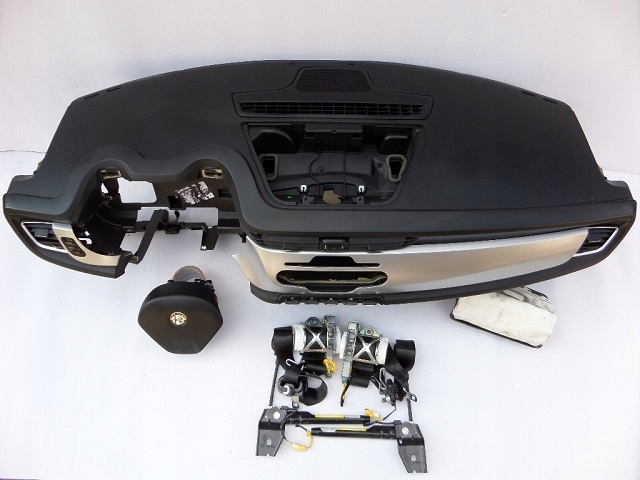 фото №2, Alfa romeo giulietta панель приладів подушка безпеки подушки безпеки ремені