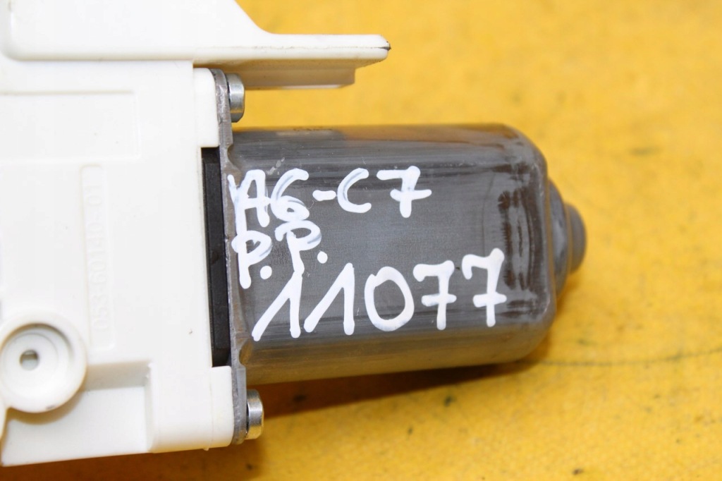 Купить Моторчик стекло правый перед a6 c7 sedan 8k0959802b