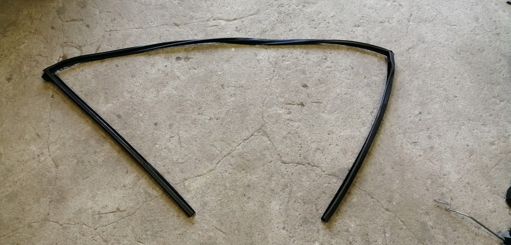 фото №1, Mazda 2 de 07-14 3d прокладка дверь правая