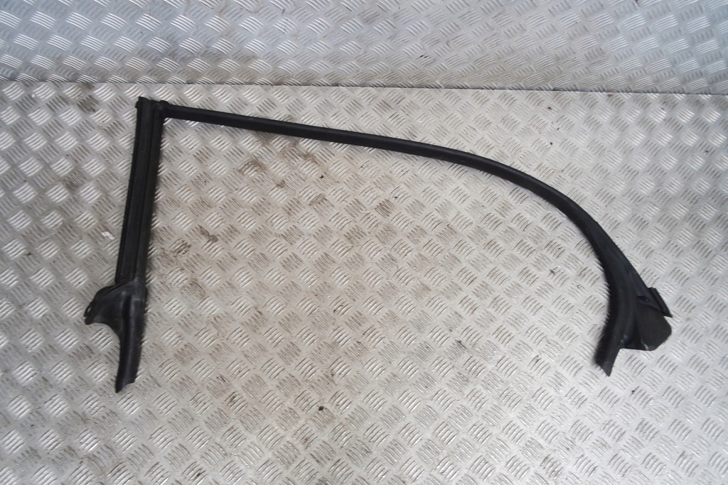 фото №1, Audi rs7 4g8 lift прокладка двері права перед