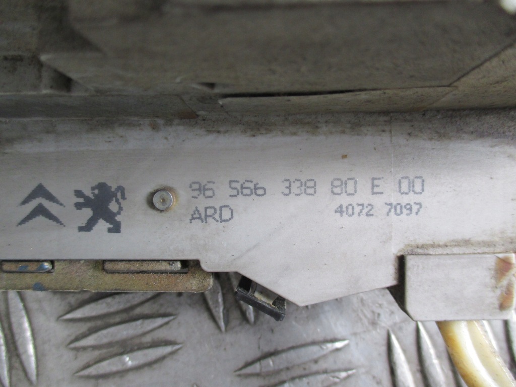 фото №10, Замок правий задня peugeot 407 04-08 9656632880e