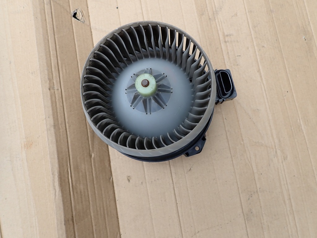 фото №3, Toyota yaris 06 - вентилятор обігрівача повітродувка