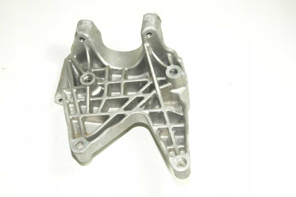 фото №1, Gd audi s4 8w кронштейн кронштейн двигуна 06m903143ad