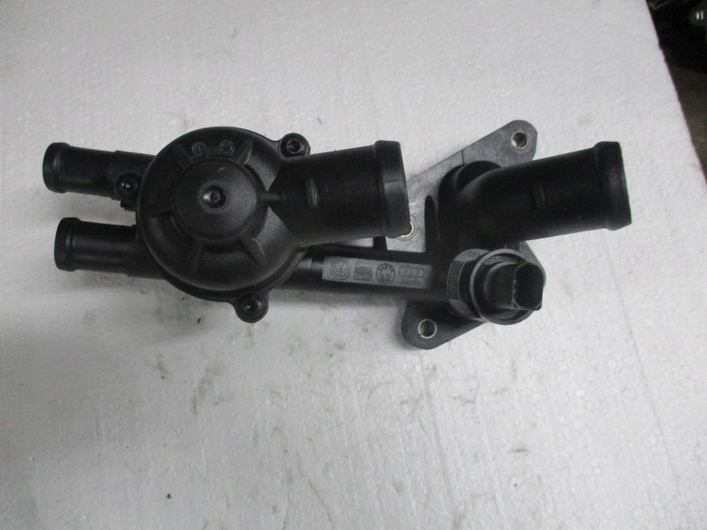 фото №1, Корпус термостат 03c121111b