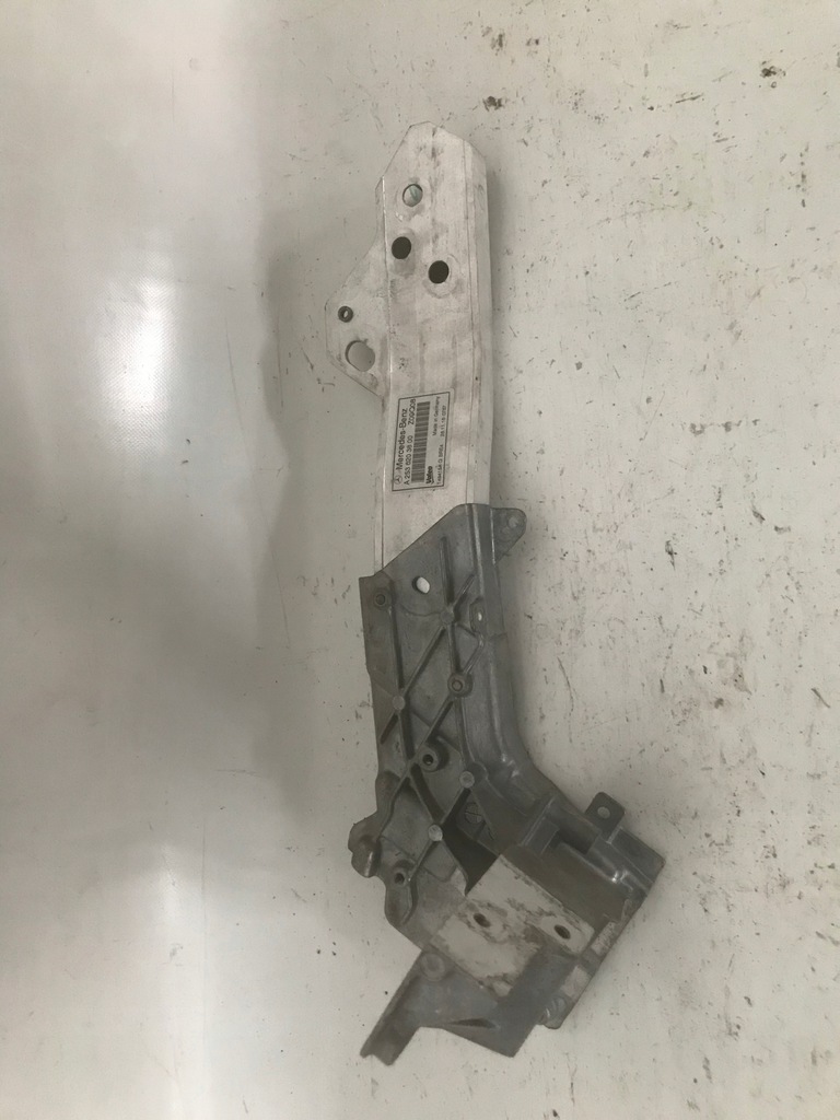 фото №2, Glc w253 a253 кронштейн панель фари a2536203800