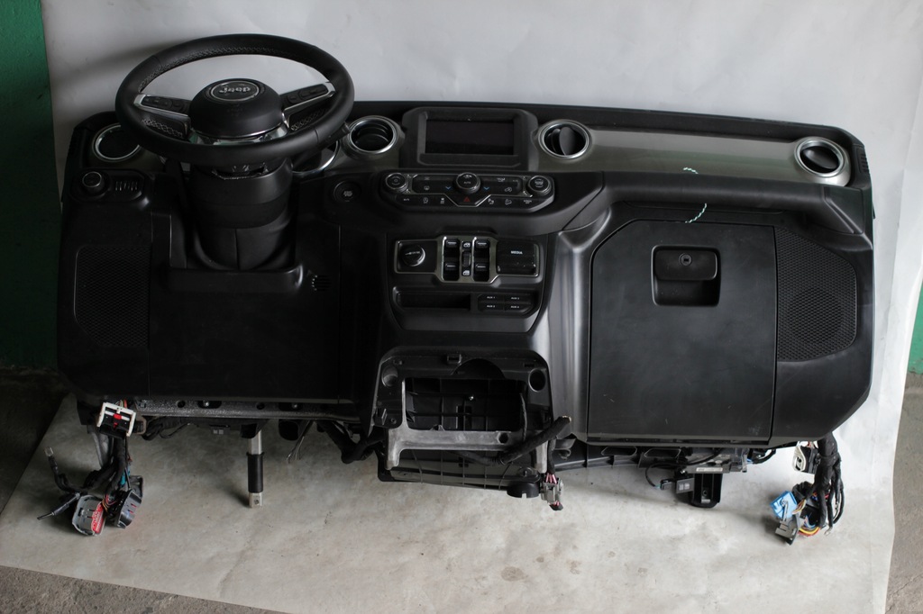 фото №1, Приборная панель приборная панель подушки безопасности радио wrangler jl 2d 4d 18+