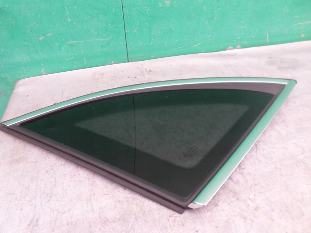 фото №1, B klasa w247 2018 скло кузовна ліва трикутник