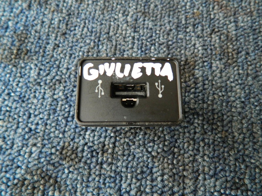 фото №1, Разъём вход usb 156094160 alfa romeo giulietta 2010-