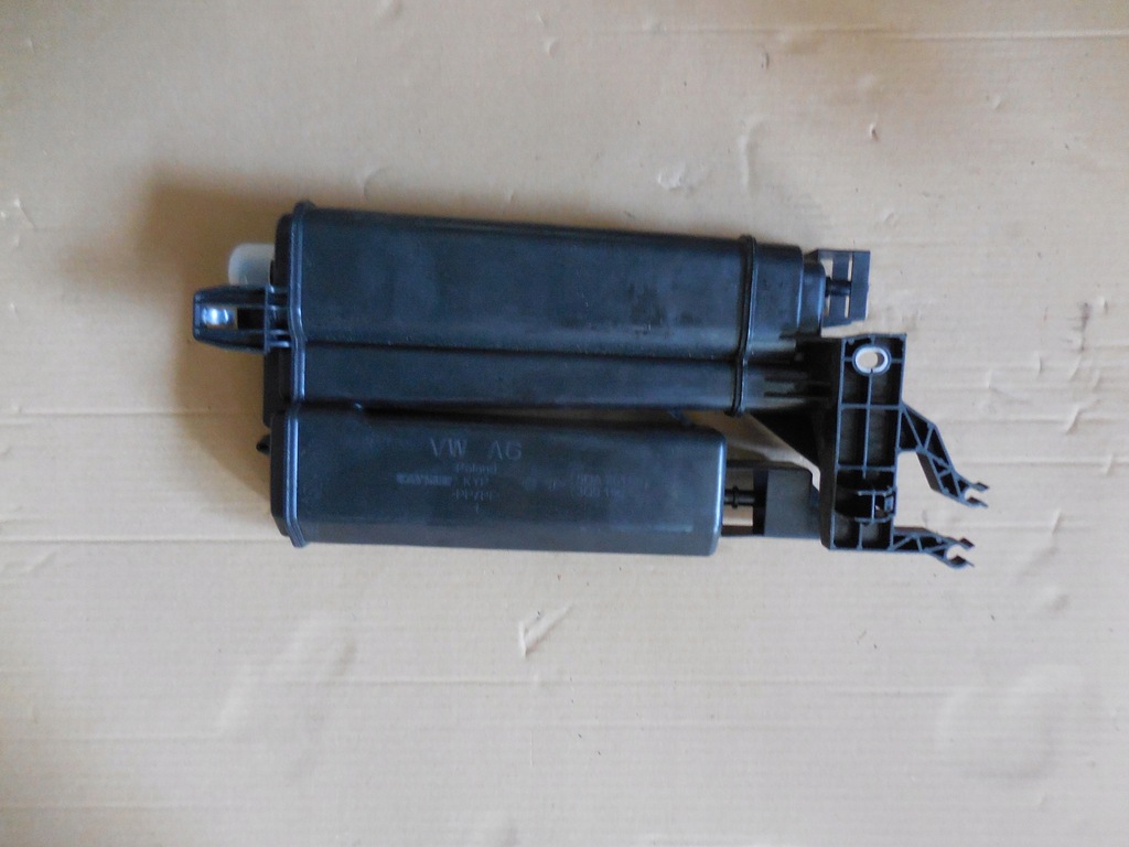 фото №1, Audi tt фильтр угольный 8s0201801