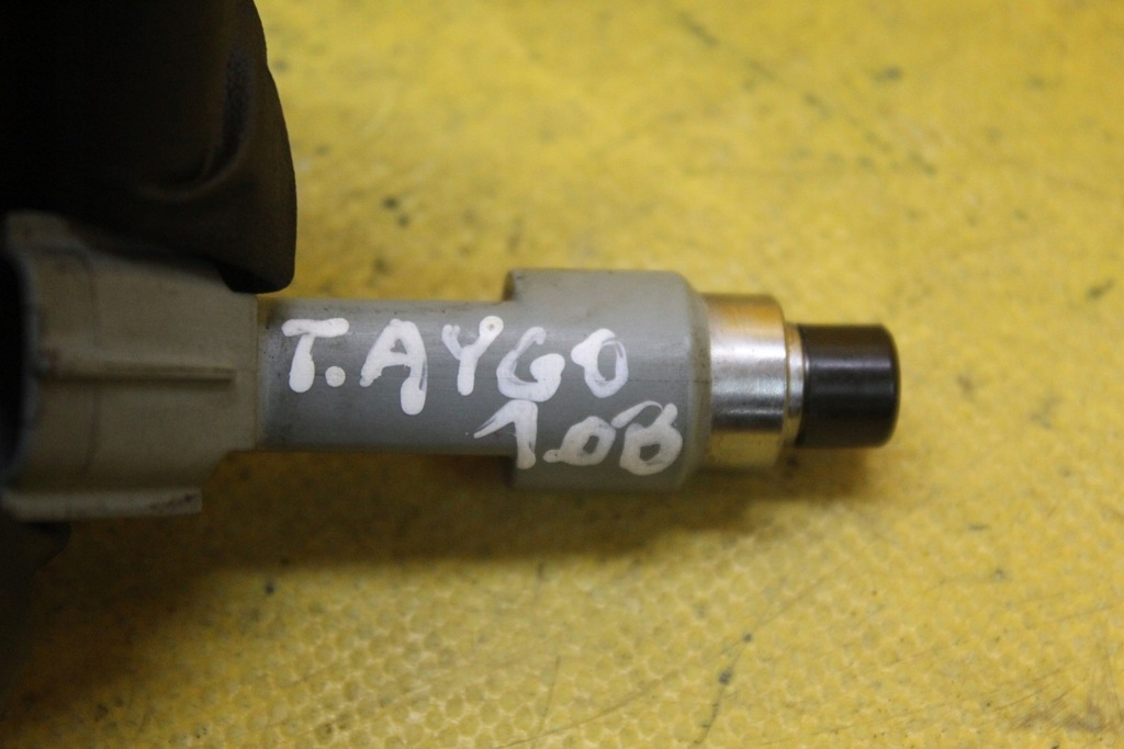 фото №8, Инжектор топлива toyota aygo ii 1.0 b 23250-00030