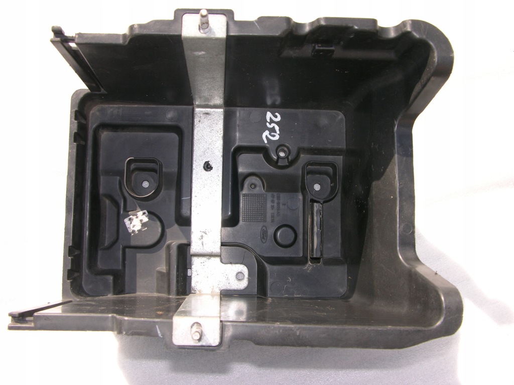 Ford fiesta mk7 рестайлинг  2012-2017 основание аккумулятор оригинал Цена