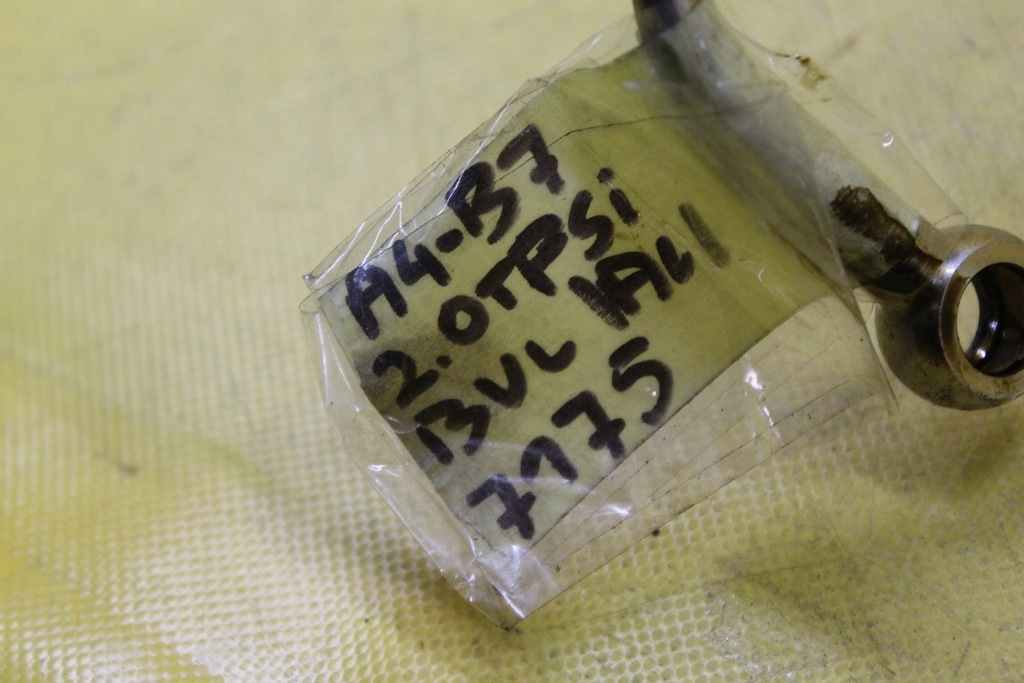 фото №6, Труба масляна турбіни a4 b7 2.0 tfsi bul 06d145778c