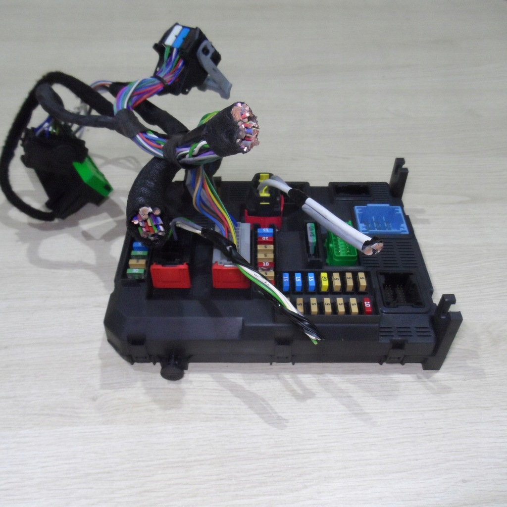 фото №9, Коробка предохранителей bsi 9819849680 c4 cactus 18