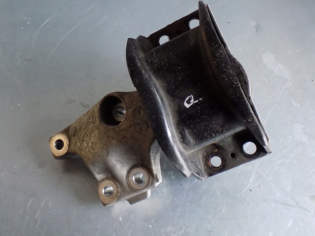 фото №1, Peugeot 308 кронштейн подушка двигателя