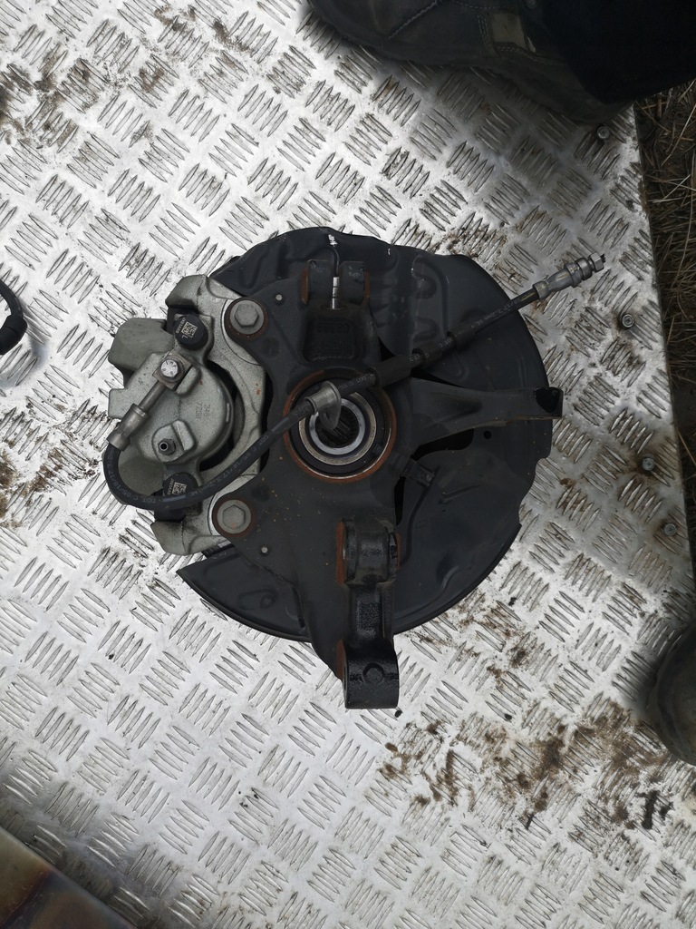 фото №3, Ford focus mk4 поворотный кулак левая перед