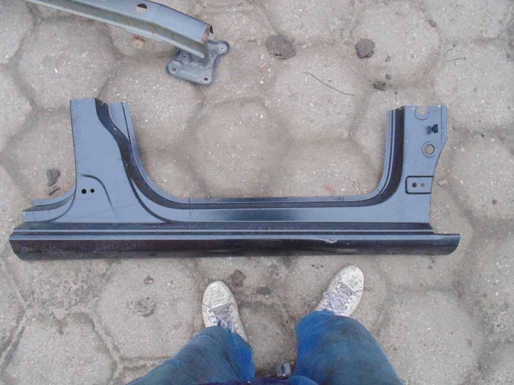 фото №1, Поріг vw up citigo mii 1s4 правий