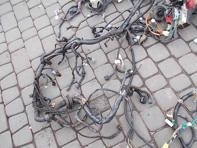 фото №10, Toyota yaris verso 04 електропроводка джгут 1.4d4d eur