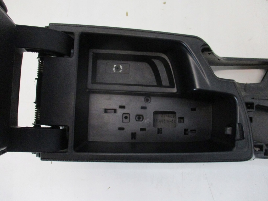 фото №5, Підлокітник тунель bmw 3 e90 lift