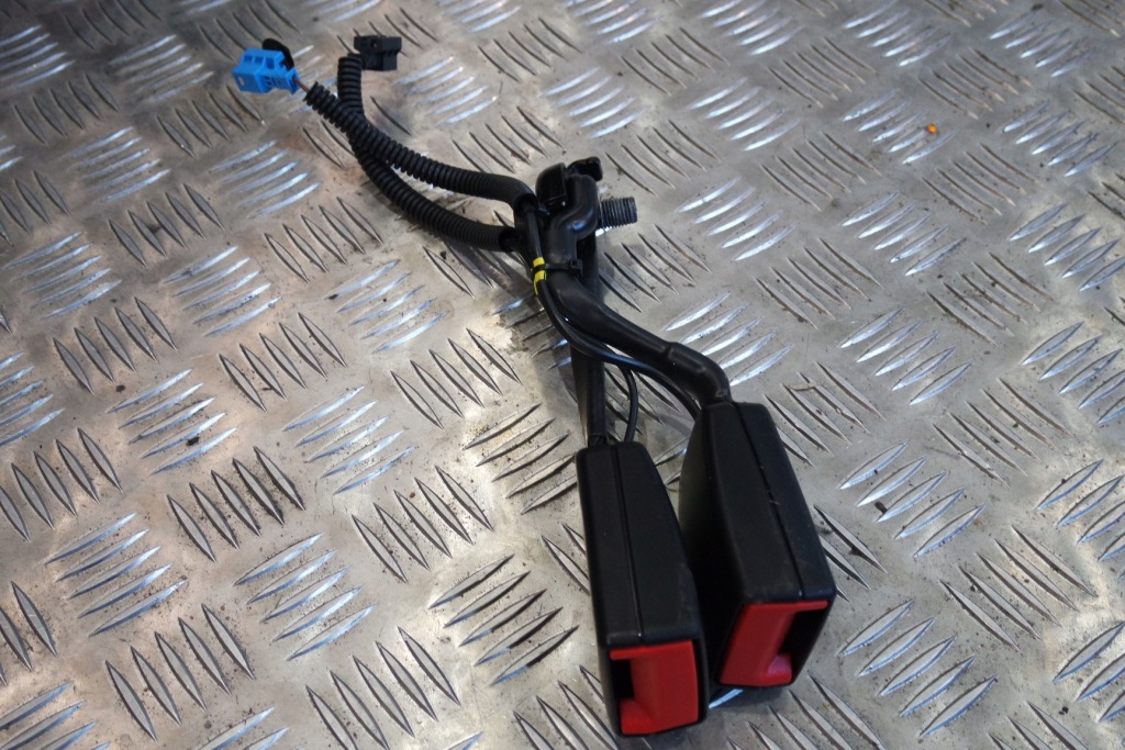 фото №1, Czarna клипса поперечина mercedes mb s w222 a2228600869