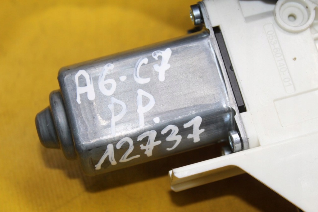 Купить Моторчик стекло правый перед a6 c7 kombi 8k0959802b
