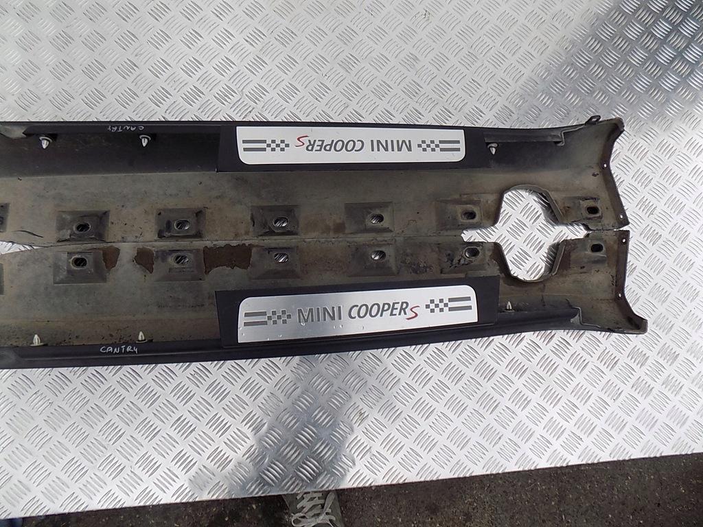 фото №4, Mini country-man r60 молдинг поріг права оригінал