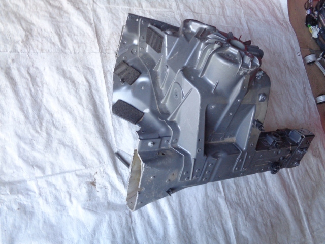 фото №3, Jaguar xe 15- лонжерон чверть права підкрилок