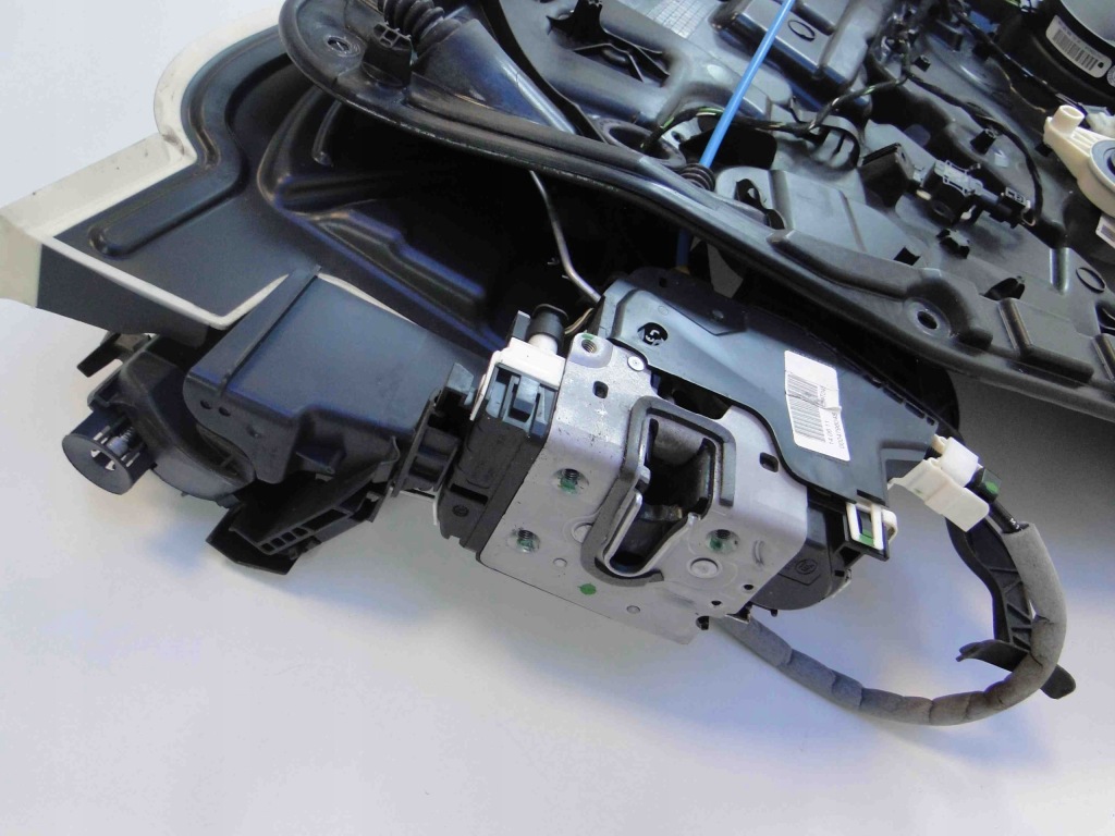 фото №4, Mercedes a klasa w176 замок двері ліва передні