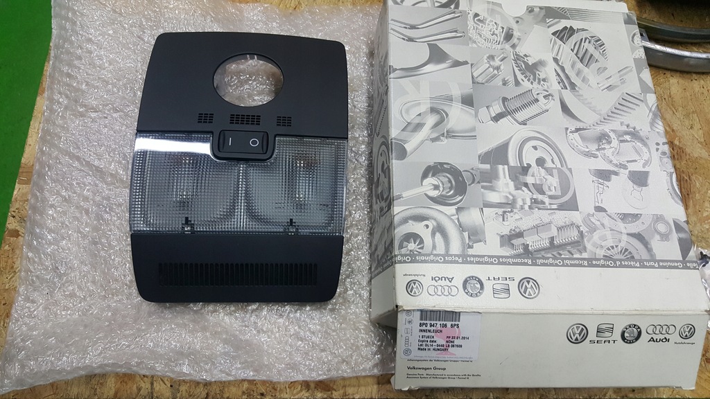 фото №1, Лампа лампа внутренняя потолочный audi a3 8p0 8p