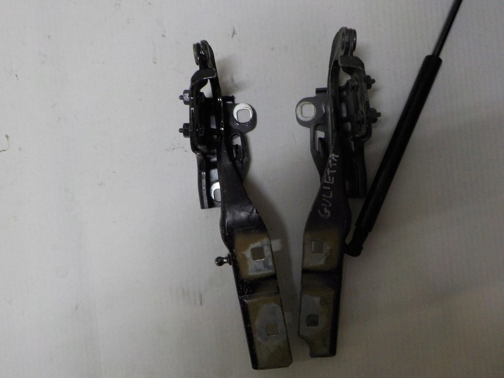 фото №1, Alfa romeo gulietta - петля капот левый правый