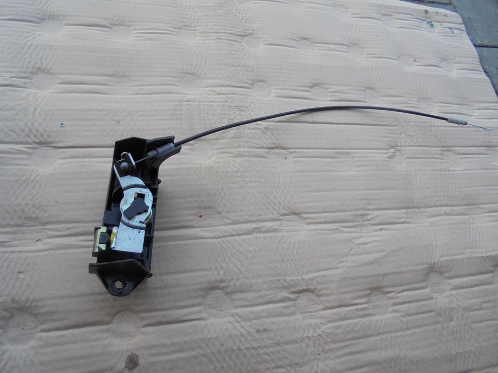 фото №1, Замок кришки задня toyota corolla verso -доставка-