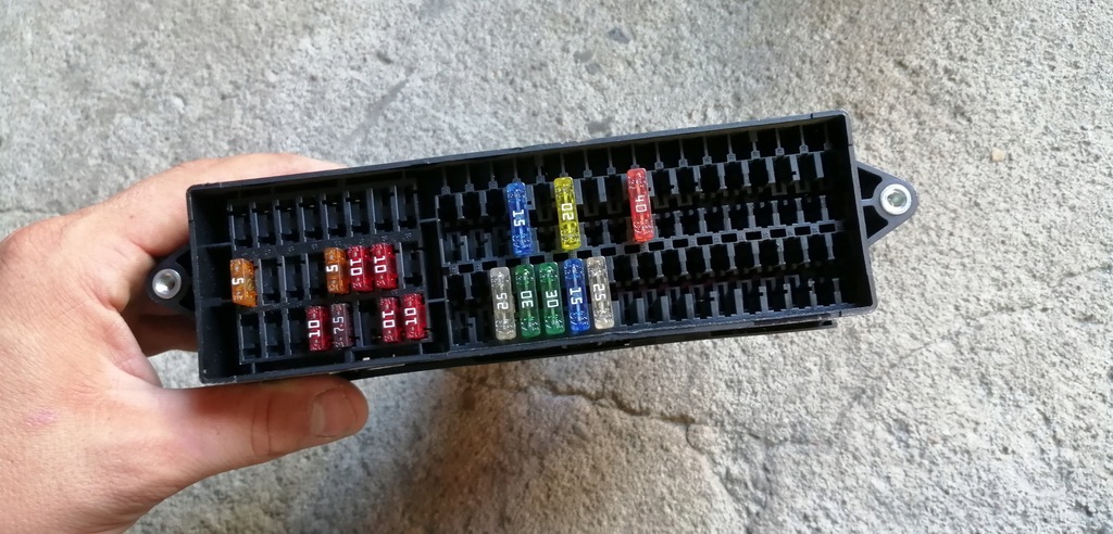 фото №1, Vw golf v plus 1.4 b корпус запобіжників