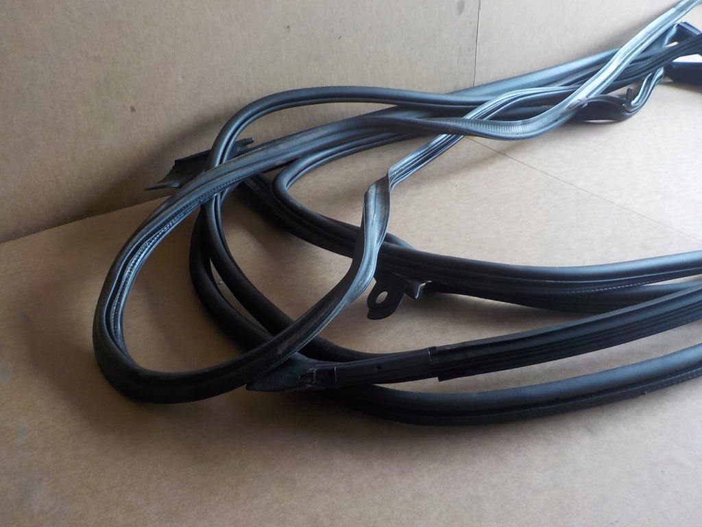 фото №5, Vw arteon ущільнювачі комплект двері багажника