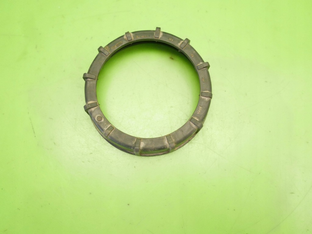 фото №8, Гайка бака топлива vw t4 multivan 2.4 d 10v